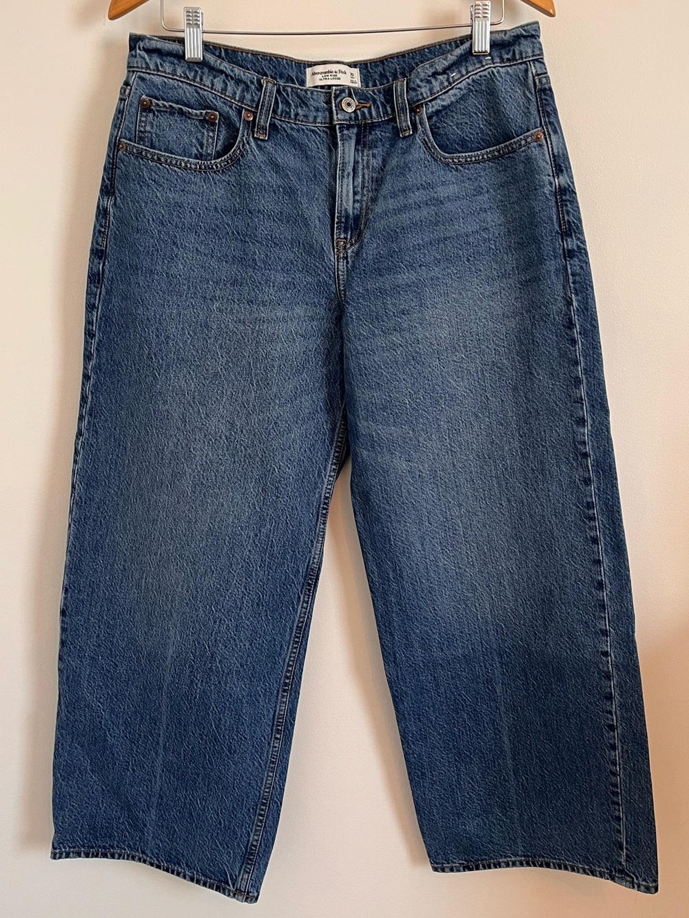 Abercrombie & Fitch Wide-Leg Denim Jeans in Medium Blue